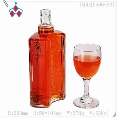 Garrafa de vidro gravada de uísque